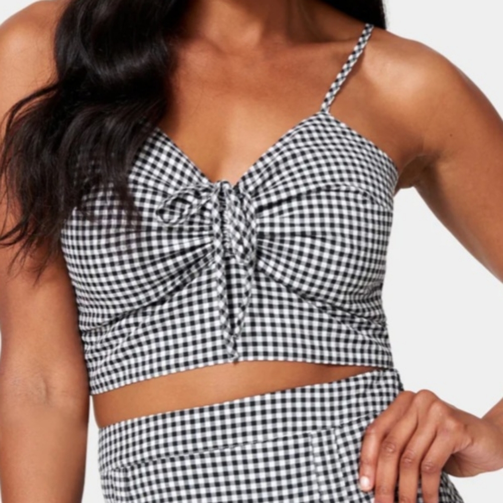 BEBE NWT GINGHAM RUCHED front CAMI Black n White size 10